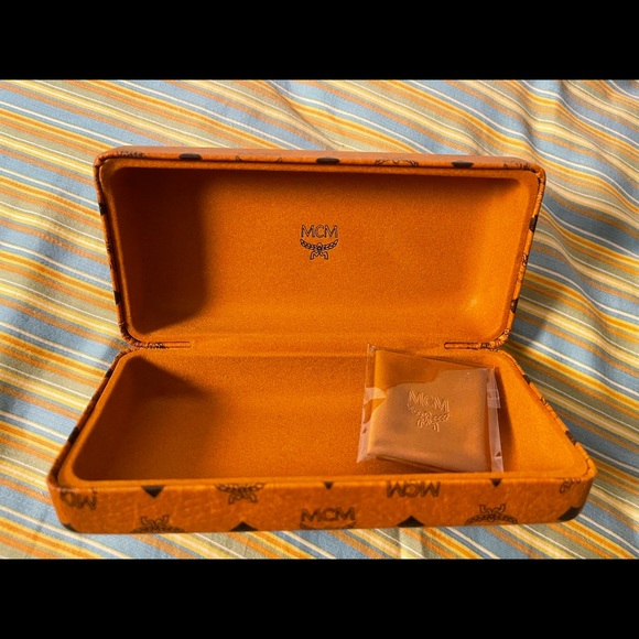 New MCM Sunglasses Case Brown Logo FREE SHIPPING - Picture 4 of 5